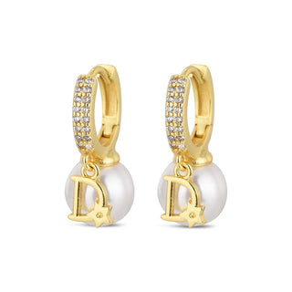 Boucles d'Oreilles Perles Pendantes et Étoiles Dorées - Personnalisées 'D' - Milanoza