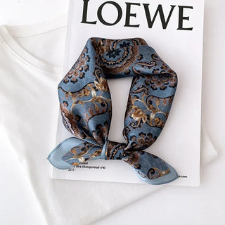 Foulard en Soie Naturelle Illustrations et Finitions Soignées - Milanoza