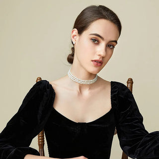 Élégance intemporelle avec ce collier de trois rangées de perles blanches - Milanoza